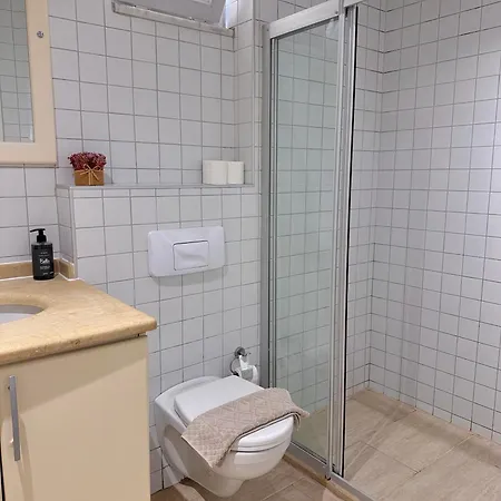 Sa Apartments! 2bd Flat 150m To The *
