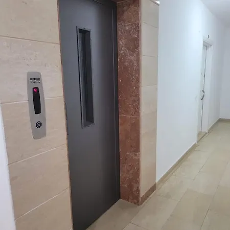 Sa Apartments! 2Bd Flat 150M To The Beach *