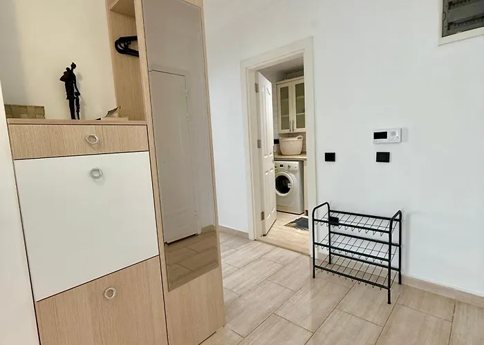 Sa Apartments! 2bd Flat 150m To The *