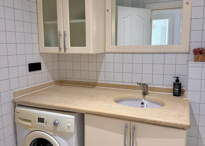Apartament Sa Apartments! 2bd Flat 150m To The